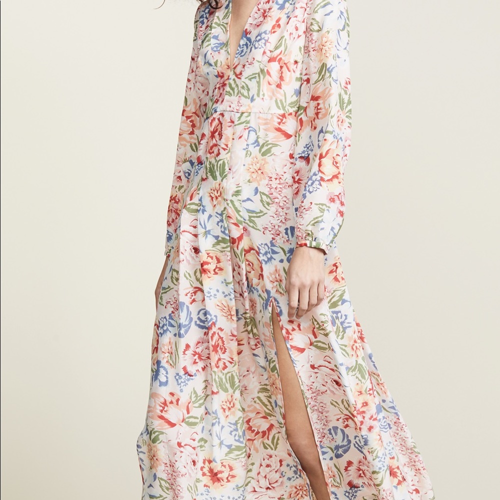 Rixo Camellia dress made out of soft and luxurious silk - Picture 3 of 11